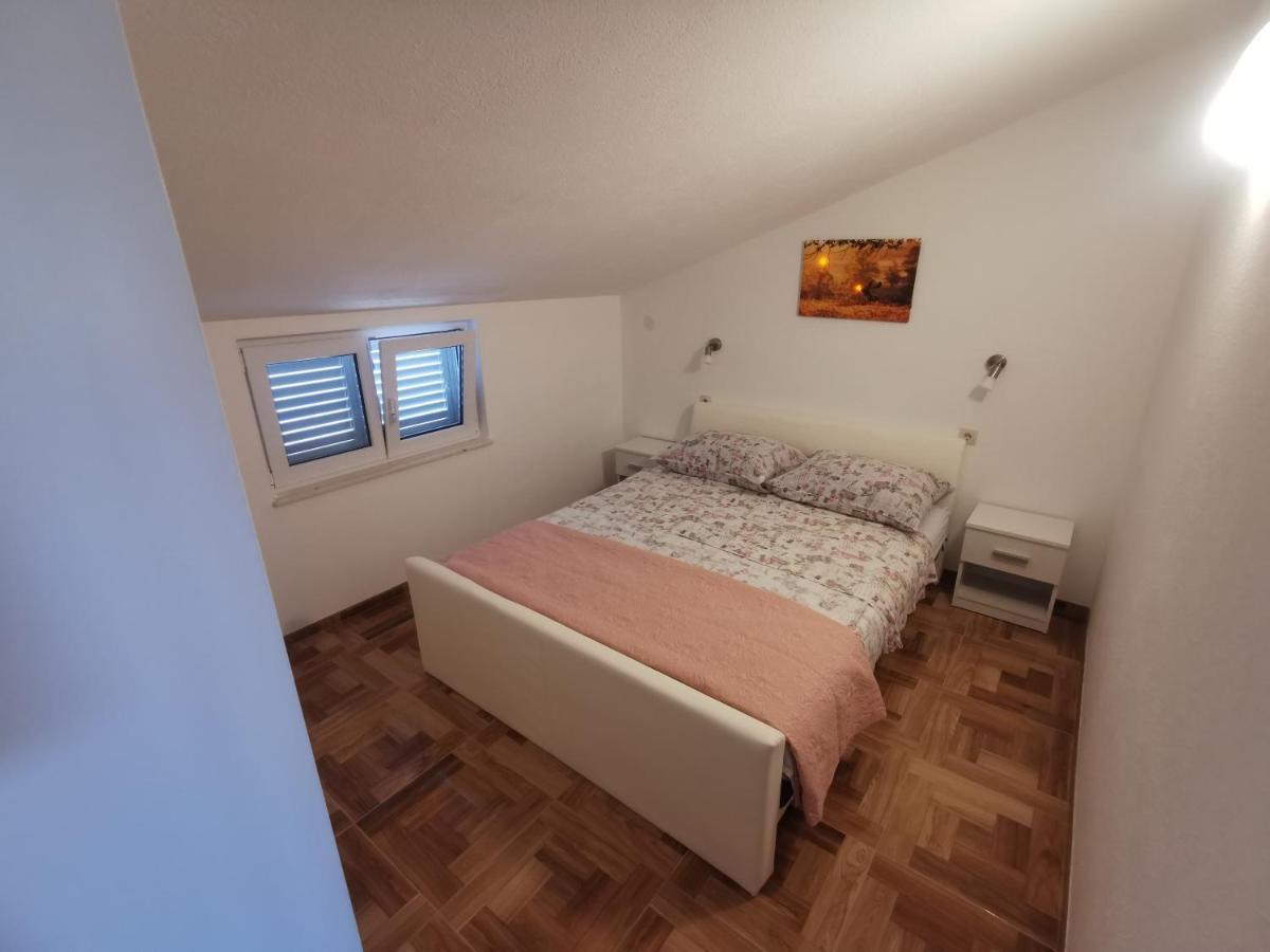 Toni Apartment